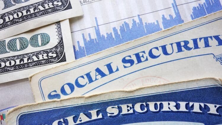 The Earnings Needed to Qualify for the $5251 Maximum Social Security Benefit 1 $5251 Maximum Social Security Benefit