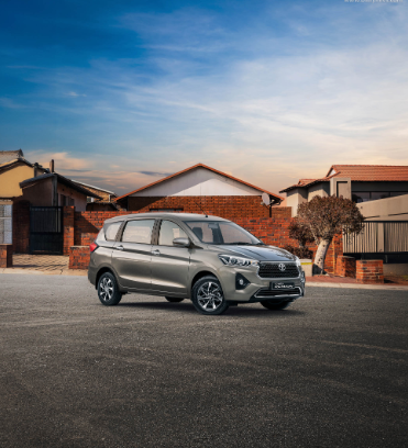 Front and rear views of the 2026 Toyota Rumion