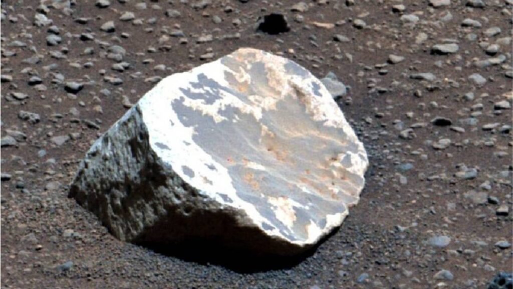 Rock From Mars Reveals Traces of Water 